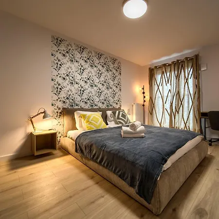 Madalinskiego Deluxe Апартаменти Вроцлав